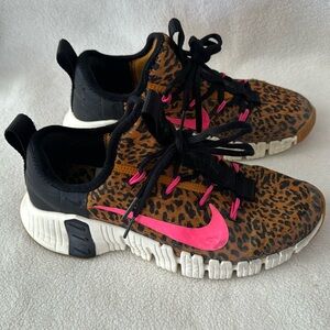 Nike  6.5 Womens Running Shoes Animal print Black Pink